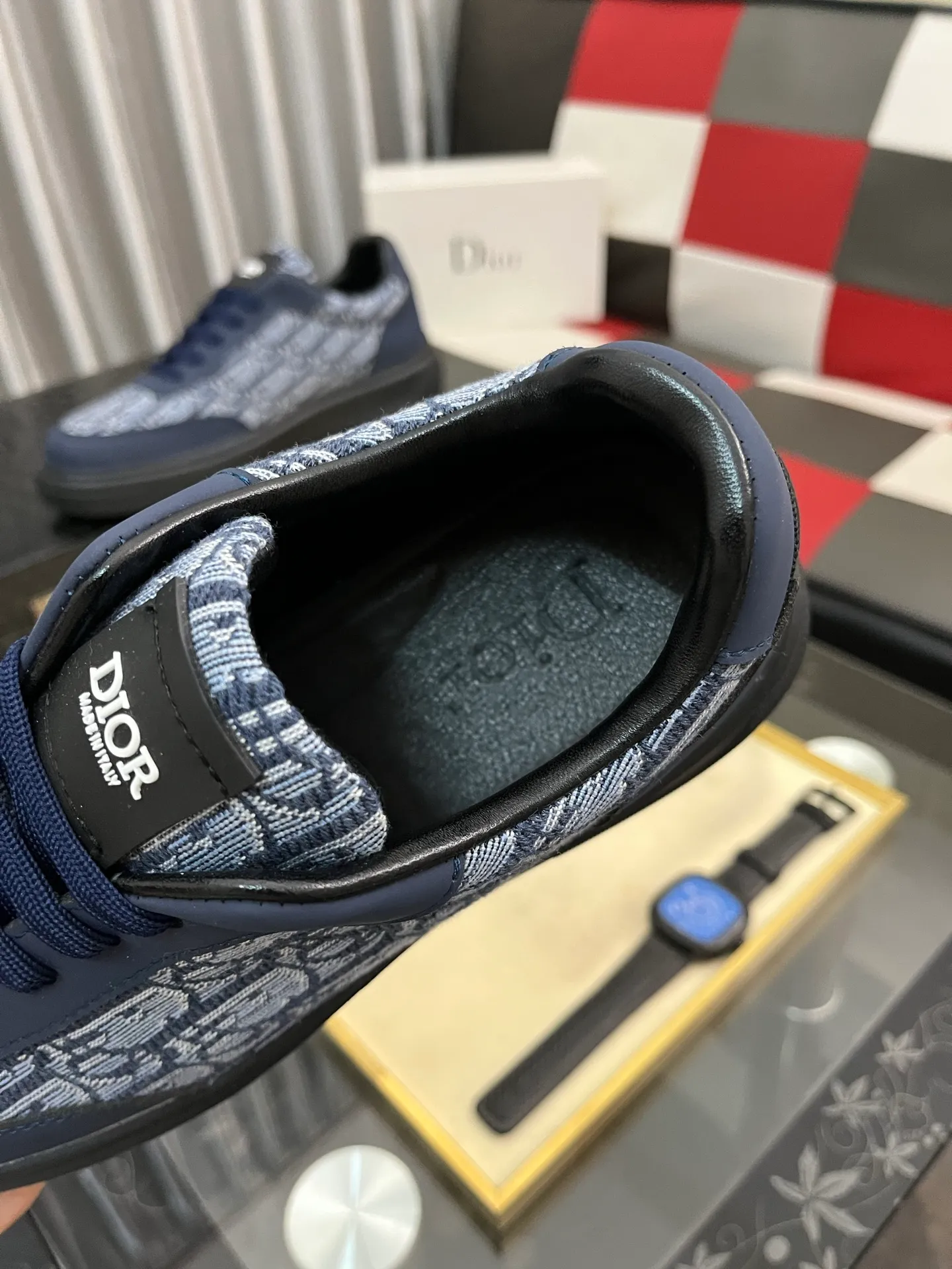 Men's shoes 💰400⌚️⌚️【Dior*DIAO】original quality.~ Unique modern style sneakers. 🏃A must-have casual shoe for trendy men😍😍 Original brand imported from Italy, imported original leather, sheep lining (refuses to discolor and grind feet) Sole: Original sole provided by the original factory, French lazy style design ⚠️Fit to the feet Original quality code number: 38-443️⃣Colors available